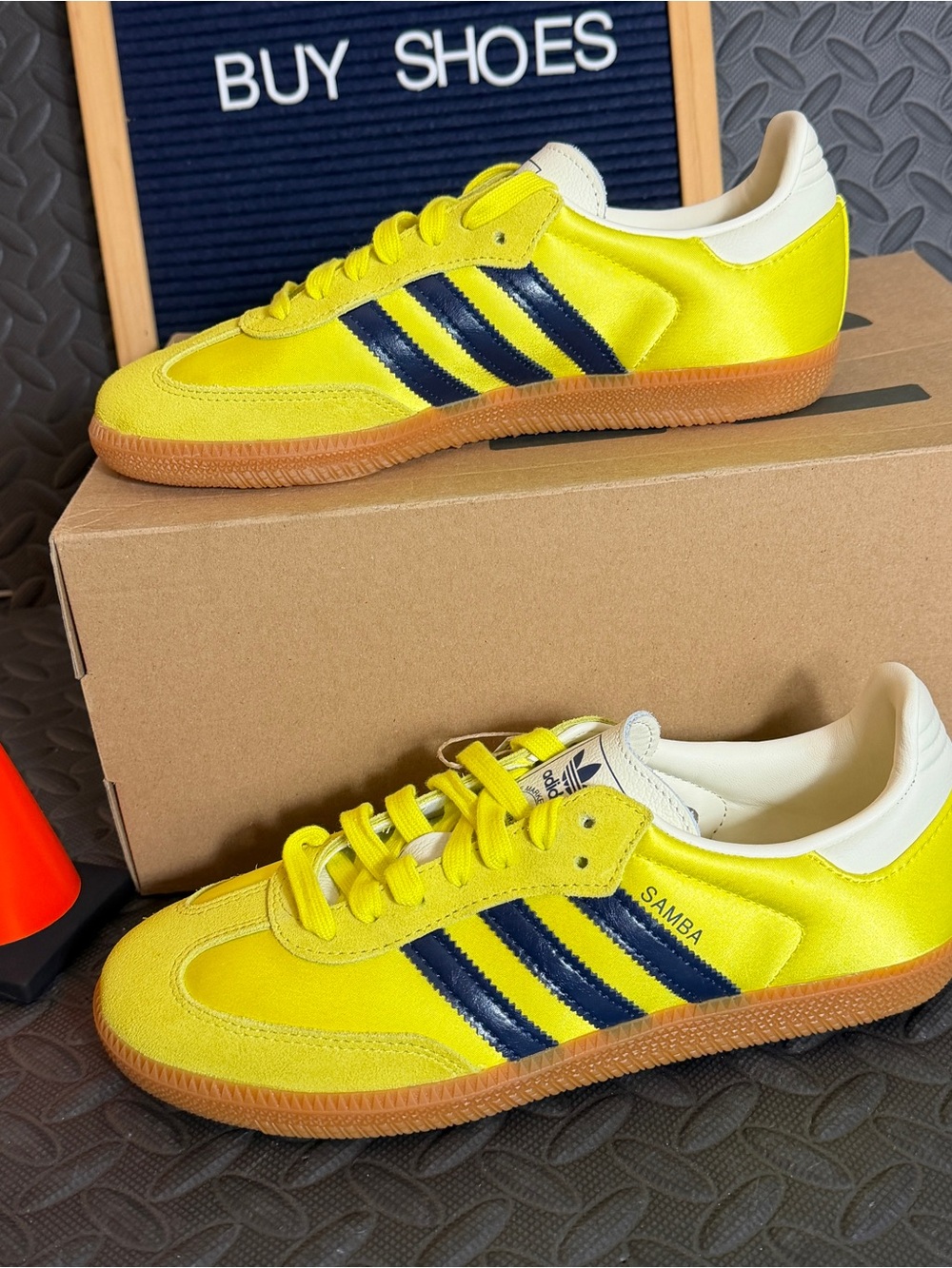 Adidas Samba OG Shock Yellow Night Indigo Satin‎ Suede Sneakers Womens Size 7.5